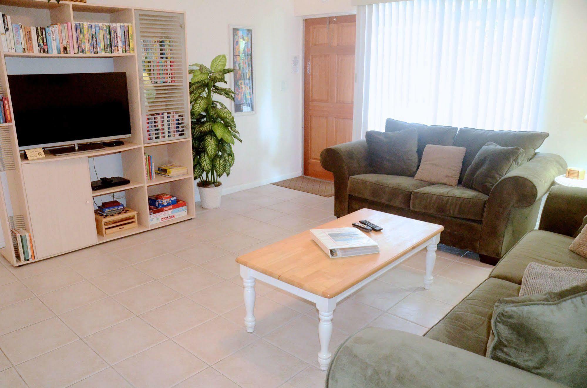 דירות פומפנו ביץ' Pineapple Place מראה חיצוני תמונה